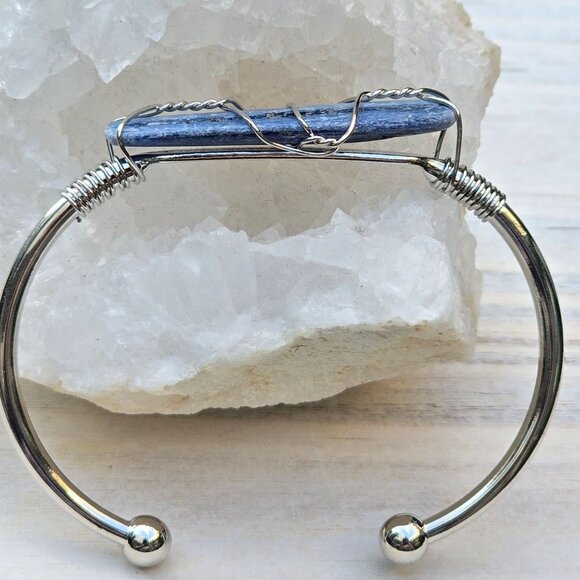 Blue Kyanite Wire Wrap Cuff–925 Silver Over Copper–Alignment & Clarity Talisman - Picture 7 of 9